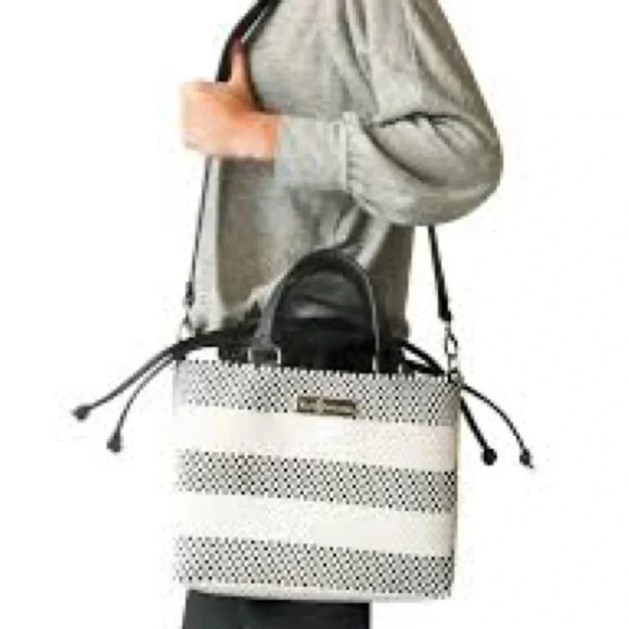 Tin Marin Lolo Medium Woven Crossbody W Drawstring Bag - Picture 2 of 10